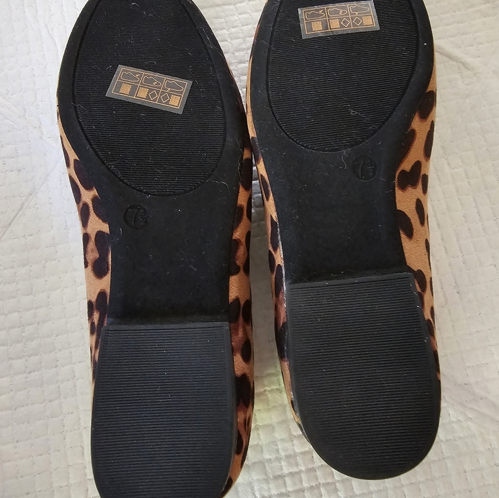 Leopard Print Flats - Picture 2 of 4